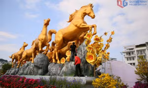 Đại lộ hoa và công nghệ ánh sáng bên bờ vịnh Hạ Long sẵn sàng đón người dân, du khách tham quan