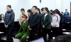 'Bà trùm' lãnh 10 năm tù vụ giấu 546kg vàng trong giày, quấn quanh người đưa về Việt Nam