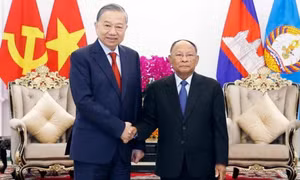 Tổng Bí thư Tô Lâm hội kiến Chủ tịch danh dự Đảng Nhân dân Campuchia Heng Samrin