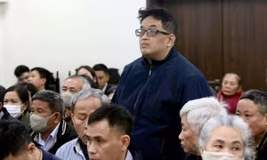 Vụ nhận hối lộ 71 tỉ: Cựu Viện trưởng lãnh 14 năm tù, 17 lãnh đạo bệnh viện từ 2-9 năm tù