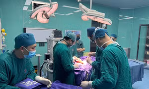 Phối hợp liên viện cấp cứu thành công bệnh nhi 5 tuổi chấn thương sọ não phức tạp