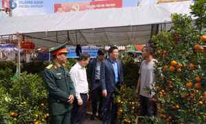 Đoàn công tác số 6 của tỉnh kiểm tra tình hình chuẩn bị Tết Nguyên đán tại 6 xã miền núi, biên giới