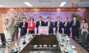 Đồng chí Vũ Quyết Tiến, Phó Bí thư Tỉnh ủy, thăm, chúc Tết một số đơn vị làm nhiệm vụ trực Tết