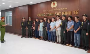 Công an TP.HCM triệt phá đường dây sản xuất xăng RON A95 giả quy mô lớn