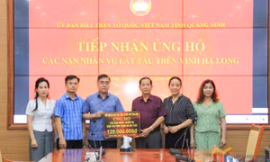 Ủy ban MTTQ tỉnh tiếp nhận 220 triệu đồng ủng hộ các nạn nhân trong vụ lật tàu trên vịnh Hạ Long