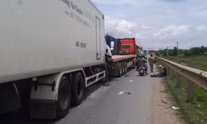 Va chạm liên hoàn 5 xe ô tô trên đường tránh Đồng Hới