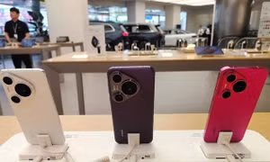 Điện thoại gập ba thứ 2 của Huawei có những cải tiến lớn