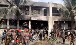Vụ rơi máy bay tại Bangladesh: Phi công đã cố chuyển hướng máy bay sau khi gặp sự cố kỹ thuật