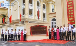 Gắn biển công trình chào mừng Đại hội Đảng bộ Đặc khu Vân Đồn lần thứ I, nhiệm kỳ 2025-2030