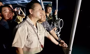 Phó Thủ tướng Chính phủ Trần Hồng Hà trực tiếp chỉ đạo công tác cứu hộ cứu nạn tàu du lịch bị đắm