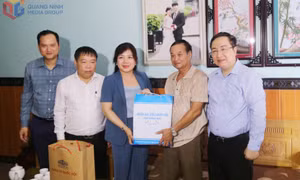 Đoàn đại biểu Quốc hội tỉnh thăm, tặng quà nhân kỷ niệm 78 năm Ngày Thương binh - Liệt sĩ