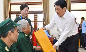 Chủ tịch nước Lương Cường: Chăm lo người có công là nhiệm vụ thường xuyên, lâu dài