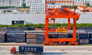 Hàng hóa vận chuyển bằng tàu liên vận Việt - Trung khởi hành từ Quảng Tây trong nửa đầu năm tăng 283% so với cùng kỳ