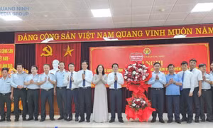 Thanh tra tỉnh công bố quyết định về tổ chức, cán bộ