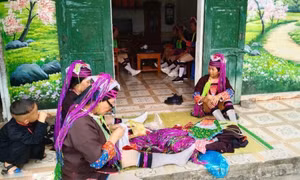 Khơi dậy tiềm năng du lịch cộng đồng vùng biên giới