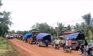 Thái Lan sơ tán trên 100.000 người dọc biên giới với Campuchia
