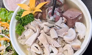 Ba không khi ăn lòng lợn