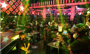 Bắt giam chủ quán cùng 21 người sau vụ đột kích quán bar Paris Night Club