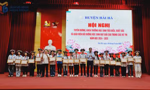 Hải Hà tuyên dương, khen thưởng học sinh tiêu biểu, xuất sắc đạt giải cao năm học 2024-2025