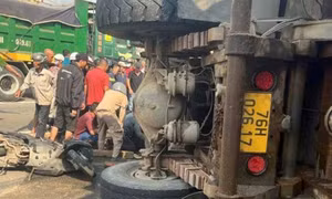 Xe tải lao vào nhà dân ở Quảng Ngãi khiến 1 người chết, 4 người bị thương