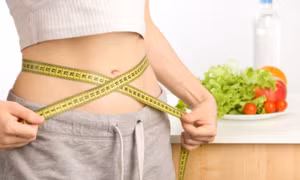 Làm cách nào để ăn vặt mà vẫn giảm cân được?