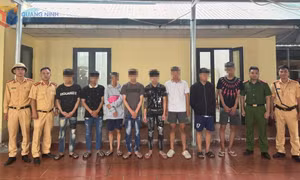 Triệu tập nhóm tuổi teen điều khiển xe máy không gắn biển số vi phạm TTATGT