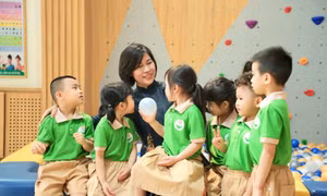 Mang ánh sáng giáo dục sớm về với trẻ em Hạ Long