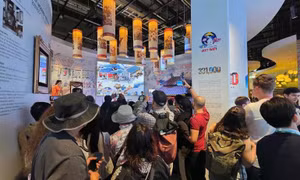 Nhà Triển lãm Việt Nam tại Expo 2025 thu hút đông đảo người dân Nhật tham quan