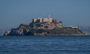 Tổng thống Trump muốn mở cửa trở lại nhà tù khét tiếng Alcatraz