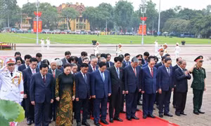 Lãnh đạo Đảng, Nhà nước vào Lăng viếng Chủ tịch Hồ Chí Minh