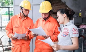 Tăng giá điện: Người dân lo áp lực, doanh nghiệp sợ ‘đu’ phí