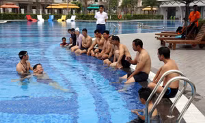 Tập huấn chuyên môn hướng dẫn bơi và cứu đuối cho 69 học viên tại Móng Cái và Hải Hà