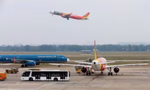 Hàng không sôi động, giá vé có giảm?
