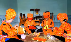 Nghề may trang phục truyền thống của người Dao ở Ba Chẽ