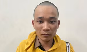 Ghen tuông, đánh chết người nhắn tin với bạn gái mình