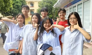Thi tốt nghiệp THPT 2025: Ký cam kết bảo vệ đề, hỗ trợ học sinh 'chạy nước rút' 