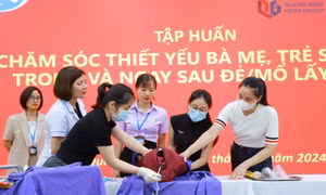 Chăm sóc, bảo vệ sức khỏe bà mẹ, trẻ em