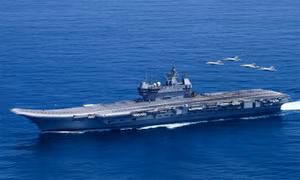 Ấn Độ điều tàu sân bay, tàu ngầm tới gần Pakistan