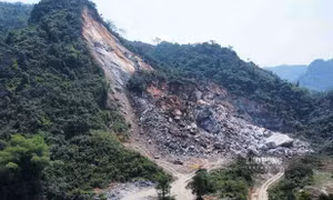 Sập mỏ đá ở Tuyên Quang, nhiều phương tiện bị vùi lấp