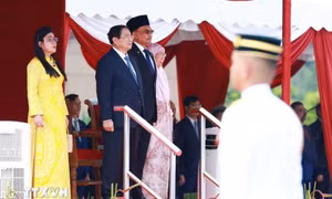 Thủ tướng Anwar Ibrahim chủ trì lễ đón Thủ tướng Phạm Minh Chính thăm chính thức Malaysia