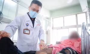 Sức khỏe 9 nạn nhân trong vụ cháy tại mỏ Sông Đốc ra sao?
