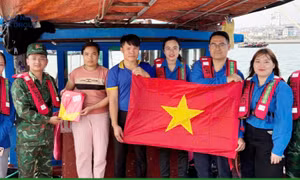 Bài 1: Vững vàng trước những làn sóng thông tin xấu độc