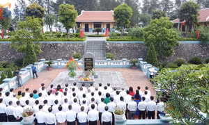 Vang mãi bản hùng ca bất diệt