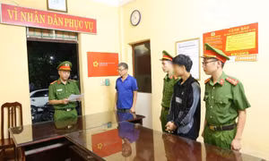 Tạm giữ hình sự người đấm vào mặt nhân viên y tế Bệnh viện Nam Định