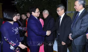 Thủ tướng Phạm Minh Chính gặp gỡ cán bộ, nhân viên Đại sứ quán và cộng đồng người Việt Nam tại Hungary