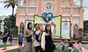 Chợ Hàn Đà Nẵng chật kín khách ngày đầu năm mới 2024