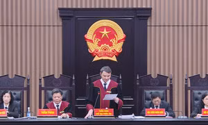 Cựu bộ trưởng Nguyễn Thanh Long bị tuyên 18 năm tù