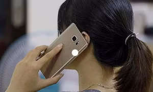 Người phụ nữ ở Hà Nội trình báo bị kẻ giả danh công an lừa gần 800 triệu
