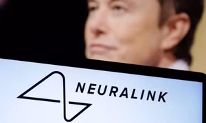 Công ty của Musk lần đầu cấy chip não lên người