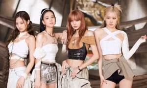 Fan bất ngờ khi 4 cô gái Blackpink bị xoá khỏi danh sách nghệ sĩ của YG